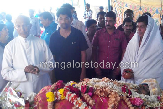 Hundreds bid tearful farewell to renowned Tulu dramatist, actor KN Tailor 1